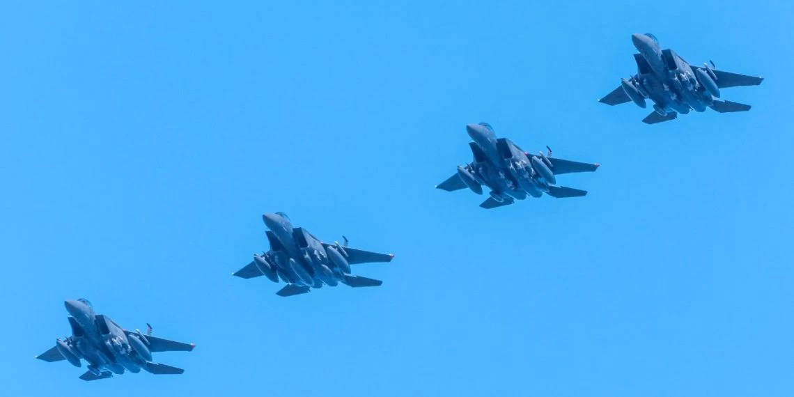 «Οργή του Ποσειδώνα»: Αμερικανικά F-15E Strike Eagle σε αποστολές κρούσης ακόμη και πάνω από ακριτικά νησιά - Ξεκινά και η «ORION»